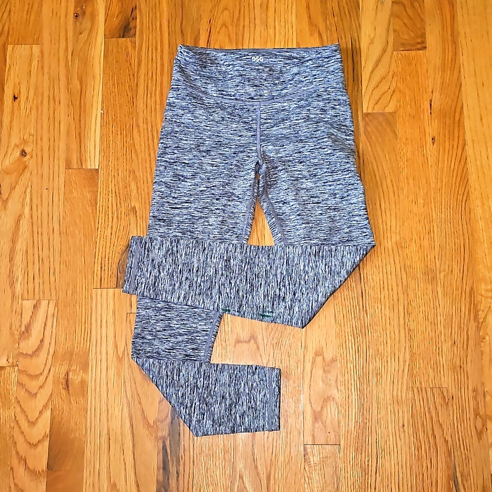 Girls DSG leggings.  Gray, black & white